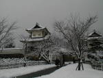 雪の中の金沢城